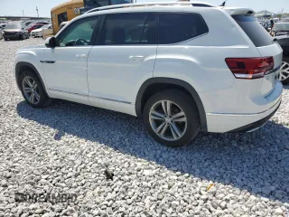 2018 Volkswagen Atlas SE with VIN 1V2FR2CA0JC575617, listed as a Copart auction lot 72691074 with 86,505 mi miles and Salvage title. Bid and sale history available at DreamBid. Image 2.