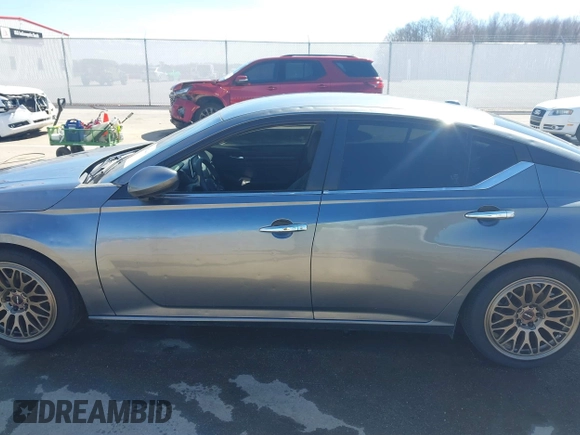 2020 Nissan Altima 2.5 S with VIN 1N4BL4BV1LC206534, listed as a IAAI auction lot 41864603 with 51,871 mi miles. Bid and sale history available at carsss.com. Image 14.