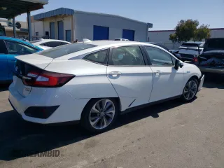 2019 Honda Clarity Plug-In Hybrid Touring with VIN JHMZC5F34KC005974, listed as a Copart auction lot 69631504 with 18,014 mi miles and Salvage Title. Bid and sale history available at carsss.com. Image 3.