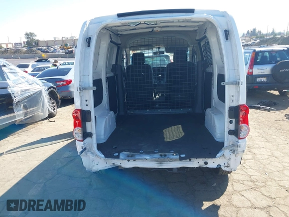2020 Nissan NV200 S z VIN 3N6CM0KN0LK709242, wystawiony jako IAAI lot #41675882 z przebiegiem 90 395 mil mil oraz . Historia ofert i sprzedaży dostępna na DreamBid. Obrazek 6.