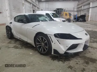 2023 Toyota Supra z VIN WZ1DB2G09PW056248, wystawiony jako Copart lot #51995165 z przebiegiem 20 176 mil mil oraz Szkody całkowita. Historia ofert i sprzedaży dostępna na DreamBid. Obrazek 4.