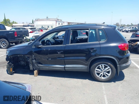 2015 Volkswagen Tiguan SE with VIN WVGAV7AX8FW542393, listed as a IAAI auction lot 42631986 with 132,168 mi miles and . Bid and sale history available at DreamBid. Image 15.