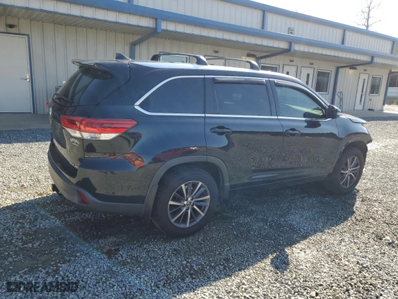 2017 Toyota Highlander XLE with VIN 5TDJZRFH7HS467145, listed as a Copart auction lot 44427555 with 125,765 mi miles and Salvage Title. Bid and sale history available at carsss.com. Image 3.