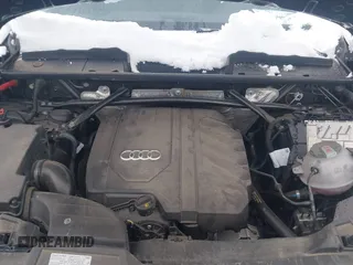 2021 Audi Q5 Premium with VIN WA1AAAFY1M2101881, listed as a IAAI auction lot 41399547 with 33,277 mi miles. Bid and sale history available at carsss.com. Image 10.