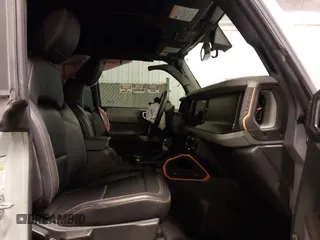 2021 Ford Bronco z VIN 1FMEE5DP0MLA64549, wystawiony jako IAAI lot #41719646 z przebiegiem 33 089 mil mil oraz . Historia ofert i sprzedaży dostępna na DreamBid. Obrazek 5.