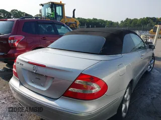 2005 Mercedes-Benz CLK 320 z VIN WDBTK65J85F150968, wystawiony jako IAAI lot #42390264 z przebiegiem 151 325 mil mil oraz . Historia ofert i sprzedaży dostępna na DreamBid. Obrazek 4.