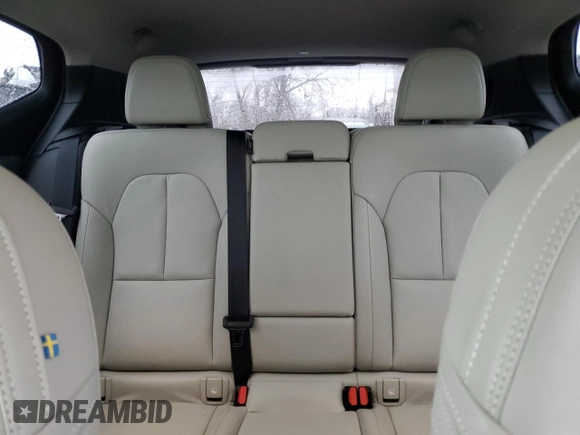 2021 Volvo XC40 Momentum with VIN YV4162UK9M2446794, listed as a Copart auction lot 43543885 with 67,921 mi miles and Salvage Title. Bid and sale history available at DreamBid. Image 10.
