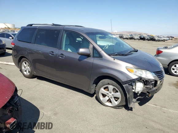 2011 Toyota Sienna LE AAS с VIN 5TDKK3DC3BS133408, выставлен на аукционе Copart как лот 72582564 с пробегом 128 168 миль миль и Списание • Salvage title. История ставок и продаж доступна на DreamBid. Изображение 4.