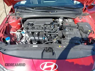 2025 Hyundai Elantra SE z VIN KMHLL4DG6SU864299, wystawiony jako IAAI lot #42024320 z przebiegiem 5 723 mil mil oraz . Historia ofert i sprzedaży dostępna na DreamBid. Obrazek 10.