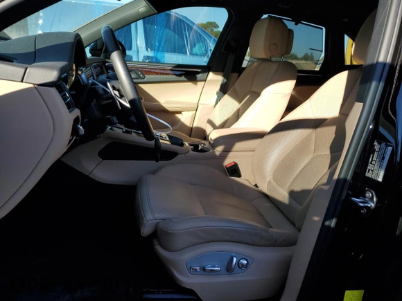 2022 Porsche Macan z VIN WP1AA2A58NLB10516, wystawiony jako Copart lot #77086564 z przebiegiem 26 974 mil mil oraz Czysty tytuł • Clean title. Historia ofert i sprzedaży dostępna na DreamBid. Obrazek 7.