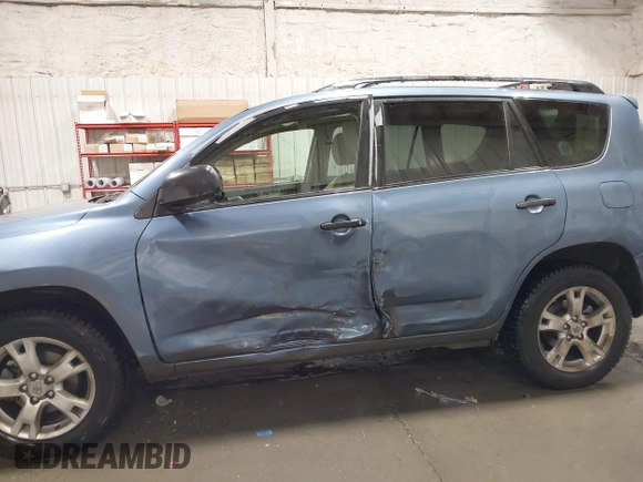 2009 Toyota RAV4 with VIN JTMBK33V29D006223, listed as a IAAI auction lot 41956112 with 96,138 mi miles. Bid and sale history available at carsss.com. Image 6.