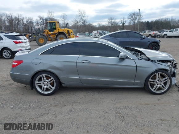 2013 Mercedes-Benz E-Class E 350 with VIN WDDKJ8JB9DF215261, listed as a IAAI auction lot 41634201 with 92,610 mi miles. Bid and sale history available at carsss.com. Image 13.