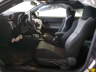 2016 Scion tC z VIN JTKJF5C75GJ022789, wystawiony jako Copart lot #54305435 z przebiegiem 49 007 mil mil oraz Szkody całkowita. Historia ofert i sprzedaży dostępna na DreamBid. Obrazek 7.
