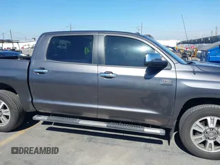 2017 Toyota Tundra Platinum z VIN 5TFAW5F15HX612228, wystawiony jako IAAI lot #41677281 z przebiegiem 157 425 mil mil oraz . Historia ofert i sprzedaży dostępna na DreamBid. Obrazek 13.