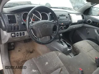 2010 Toyota Tacoma z VIN 5TENX4CN0AZ702336, wystawiony jako Copart lot #56932885 z przebiegiem 382 000 mil mil oraz Czysty tytuł • Clean title. Historia ofert i sprzedaży dostępna na DreamBid. Obrazek 8.