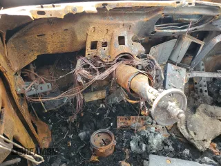 1975 Oldsmobile Cutlass z VIN 3J57K5M184289, wystawiony jako Copart lot #75477924 z przebiegiem Nie podano mil oraz Nie do naprawy. Historia ofert i sprzedaży dostępna na DreamBid. Obrazek 9.