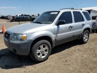 2005 Ford Escape XLT z VIN 1FMYU03165KC43864, wystawiony jako Copart lot #60449975 z przebiegiem 234 298 mil mil oraz Szkoda całkowita • Salvage title. Historia ofert i sprzedaży dostępna na DreamBid. Obrazek 1.