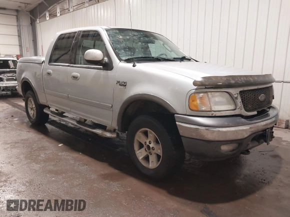 2003 Ford F-150 XLT with VIN 1FTRW08L83KA45989, listed as a IAAI auction lot 41048095 with 226,328 mi miles. Bid and sale history available at carsss.com. Image 1.