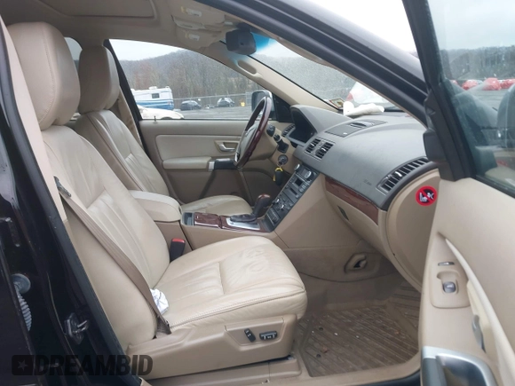 2013 Volvo XC90 Premier Plus with VIN YV4952CZ9D1645029, listed as a IAAI auction lot 41982841 with 132,556 mi miles and . Bid and sale history available at DreamBid. Image 5.