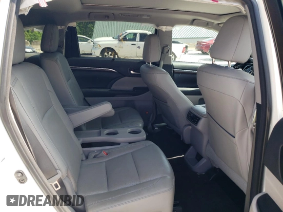 2016 Toyota Highlander Limited with VIN 5TDDCRFH6GS014938, listed as a Copart auction lot 61283725 with 122,063 mi miles and Salvage title. Bid and sale history available at DreamBid. Image 11.