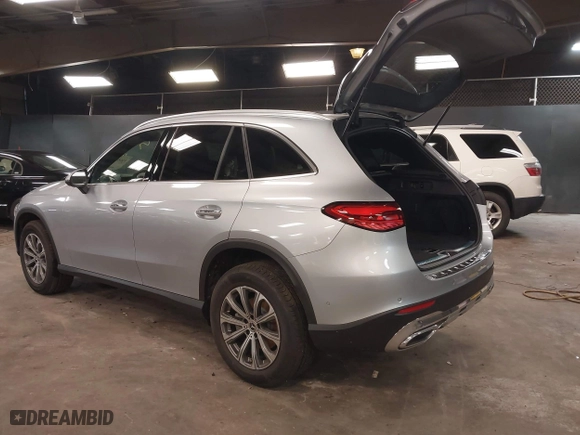 2025 Mercedes-Benz GLC with VIN W1NKM4HB5SF257609, listed as a IAAI auction lot 41680577 with 1,152 mi miles. Bid and sale history available at carsss.com. Image 3.