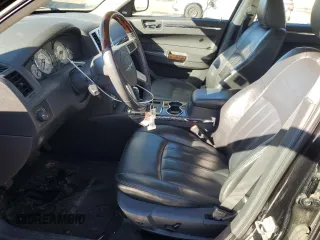 2009 Chrysler 300 with VIN 2C3KA63TX9H629406, listed as a Copart auction lot 43112544 with 47,783 mi miles and Non Repairable. Bid and sale history available at carsss.com. Image 7.