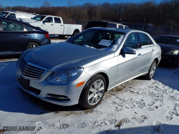 2013 Mercedes-Benz E-Class E 350 Luxury with VIN WDDHF8JB0DA768616, listed as a IAAI auction lot 41327288 with 142,125 mi miles. Bid and sale history available at carsss.com. Image 17.