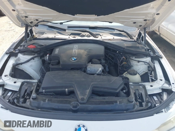 2013 BMW 3 Series 328i xDrive z VIN WBA3B5C54DF591560, wystawiony jako IAAI lot #42541081 z przebiegiem 128 429 mil mil oraz . Historia ofert i sprzedaży dostępna na DreamBid. Obrazek 10.