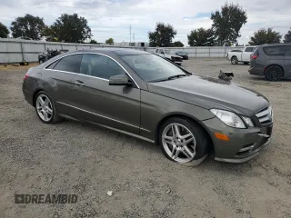 2013 Mercedes-Benz E 550 с VIN WDDKJ7DB4DF183485, выставлен на аукционе Copart как лот 72271004 с пробегом 84 498 миль миль и Списание • Salvage title. История ставок и продаж доступна на DreamBid. Изображение 4.