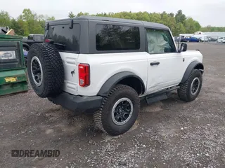 2023 Ford Bronco с VIN 1FMDE5CH6PLC11404, выставлен на аукционе IAAI как лот 42274412 с пробегом 5 243 миль миль и . История ставок и продаж доступна на DreamBid. Изображение 4.