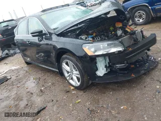 2015 Volkswagen Passat 2.0L TDI SE w/Sunroof with VIN 1VWBV7A30FC066788, listed as a IAAI auction lot 40450455 with 84,245 mi miles. Bid and sale history available at carsss.com. Image 1.