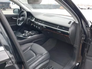 2017 Audi Q7 Premium Plus with VIN WA1LAAF7XHD008027, listed as a IAAI auction lot 41930270 with 128,713 mi miles. Bid and sale history available at carsss.com. Image 5.