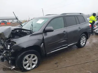 2011 Toyota Highlander with VIN 5TDBK3EH6BS069956, listed as a IAAI auction lot 41551979 with 140,233 mi miles. Bid and sale history available at carsss.com. Image 14.