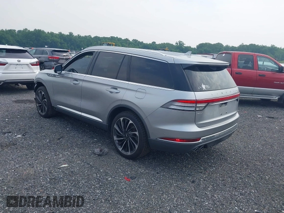 2020 Lincoln Aviator Reserve with VIN 5LM5J7XC8LGL32204, listed as a IAAI auction lot 42406158 with 83,227 mi miles and . Bid and sale history available at DreamBid. Image 3.