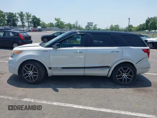2011 Ford Explorer Limited z VIN 1FMHK8F84BGA26969, wystawiony jako IAAI lot #42406046 z przebiegiem 249 364 mil mil oraz . Historia ofert i sprzedaży dostępna na DreamBid. Obrazek 14.