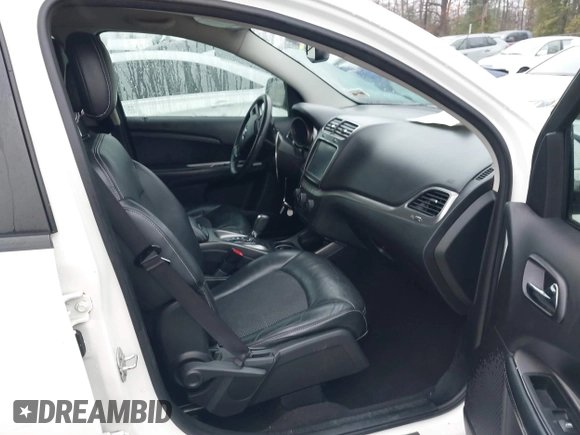 2017 Dodge Journey Crossroad Plus z VIN 3C4PDCGB8HT517069, wystawiony jako IAAI lot #41553745 z przebiegiem 77 926 mil mil oraz . Historia ofert i sprzedaży dostępna na DreamBid. Obrazek 5.