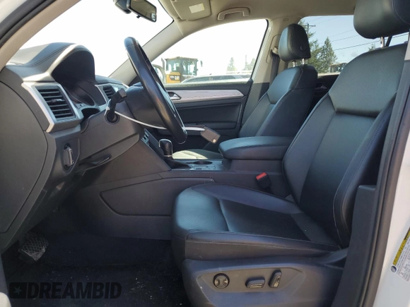 2018 Volkswagen Atlas SE with VIN 1V2CR2CAXJC543664, listed as a Copart auction lot 63707945 with 126,490 mi miles and Salvage title. Bid and sale history available at DreamBid. Image 7.