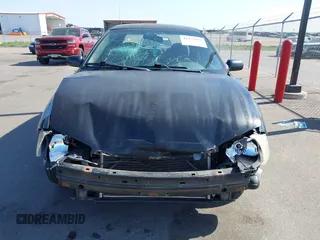 2004 Chevrolet Cavalier LS z VIN 1G1JF52F247146696, wystawiony jako IAAI lot #42235951 z przebiegiem 171 980 mil mil oraz . Historia ofert i sprzedaży dostępna na DreamBid. Obrazek 12.