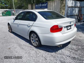 2007 BMW 3 Series 328i с VIN WBAVA37537NL16671, выставлен на аукционе IAAI как лот 42553608 с пробегом 154 319 миль миль и . История ставок и продаж доступна на DreamBid. Изображение 3.