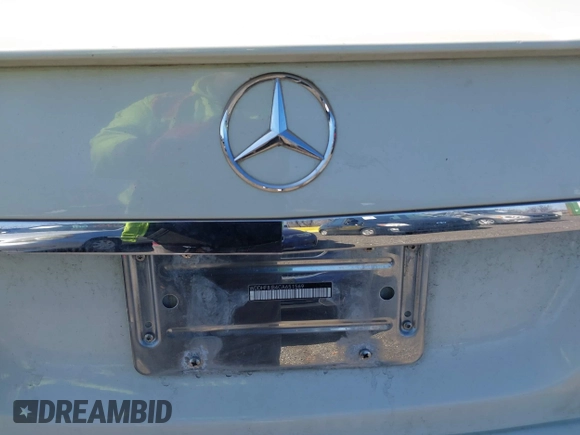 2012 Mercedes-Benz E-Class E 350 Luxury with VIN WDDHF8JB4CA651569, listed as a IAAI auction lot 41769849 with 150,074 mi miles. Bid and sale history available at carsss.com. Image 17.