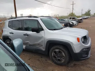 2017 Jeep Renegade Sport z VIN ZACCJAAB2HPF43369, wystawiony jako IAAI lot #42643230 z przebiegiem 105 031 mil mil oraz . Historia ofert i sprzedaży dostępna na DreamBid. Obrazek 13.