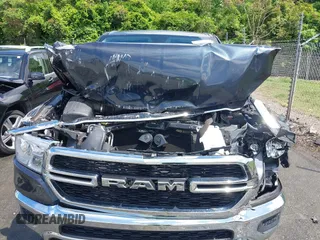 2019 Ram 1500 Tradesman z VIN 1C6SRFCT5KN597618, wystawiony jako IAAI lot #42243878 z przebiegiem 69 131 mil mil oraz . Historia ofert i sprzedaży dostępna na DreamBid. Obrazek 6.