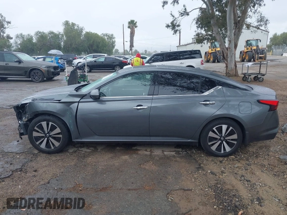 2019 Nissan Altima SL with VIN 1N4BL4EV5KC100548, listed as a IAAI auction lot 41750827 with 64,783 mi miles and . Bid and sale history available at DreamBid. Image 14.