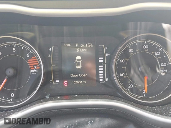 2018 Jeep Cherokee Latitude Plus z VIN 1C4PJLLB4JD537989, wystawiony jako IAAI lot #42066261 z przebiegiem 102 038 mil mil oraz . Historia ofert i sprzedaży dostępna na DreamBid. Obrazek 7.