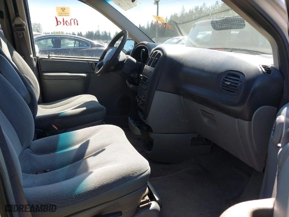 2005 Dodge Caravan SE with VIN 1D4GP25R55B298363, listed as a IAAI auction lot 42068006 with 306,997 mi miles. Bid and sale history available at carsss.com. Image 5.