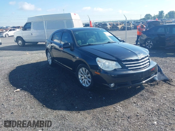 2010 Chrysler Sebring Limited z VIN 1C3CC5FB9AN158839, wystawiony jako IAAI lot #42206044 z przebiegiem 143 458 mil mil oraz . Historia ofert i sprzedaży dostępna na DreamBid. Obrazek 1.
