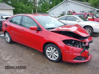 2014 Dodge Dart SXT z VIN 1C3CDFBBXED920516, wystawiony jako IAAI lot #42252949 z przebiegiem 101 566 mil mil oraz . Historia ofert i sprzedaży dostępna na DreamBid. Obrazek 1.