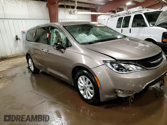 2018 Chrysler Pacifica Touring Plus with VIN 2C4RC1FG0JR234168, listed as a Copart auction lot 42035405 with 117,788 mi miles and Clean Title. Bid and sale history available at DreamBid. Image 15.