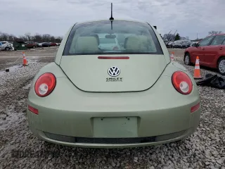 2009 Volkswagen New Beetle Coupe S with VIN 3VWRW31C69M516659, listed as a Copart auction lot 42524175 with 195,836 mi miles and Salvage Title. Bid and sale history available at carsss.com. Image 6.