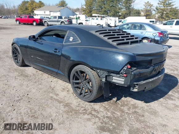2010 Chevrolet Camaro 2SS z VIN 2G1FK1EJ9A9137692, wystawiony jako IAAI lot #41605144 z przebiegiem 169 665 mil mil oraz . Historia ofert i sprzedaży dostępna na DreamBid. Obrazek 3.